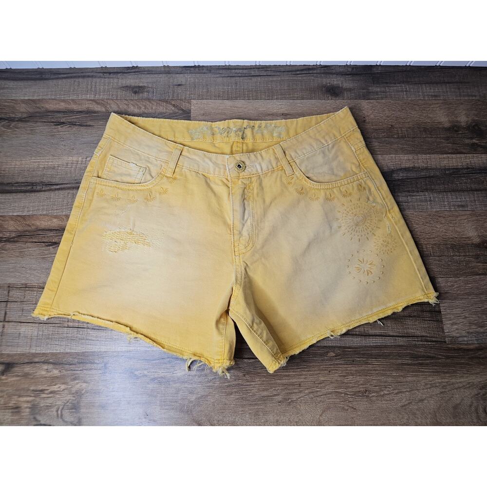 Desigual Embroidered Distressed Yellow Denim Cutoff Shorts Size 38/8‎ Boho